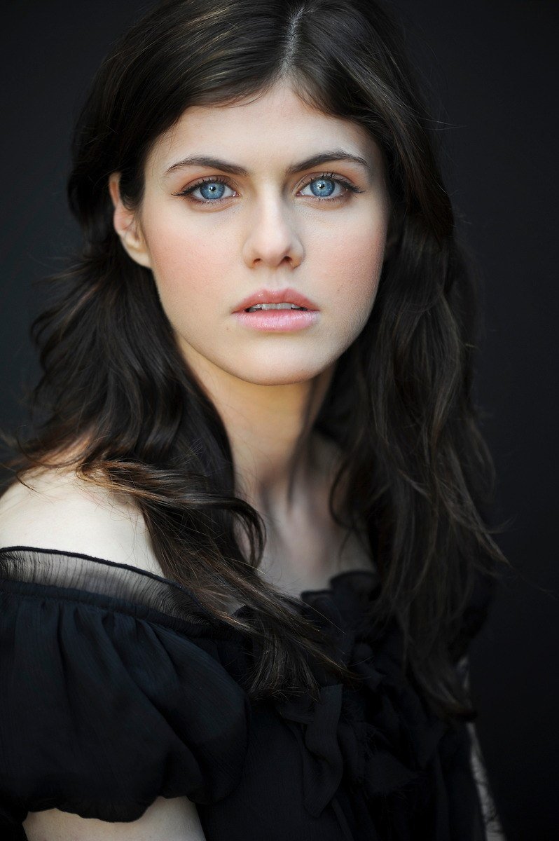 https://www.phun.org/celebrities/alexandra_daddario/alexandra_daddario_24.jpg